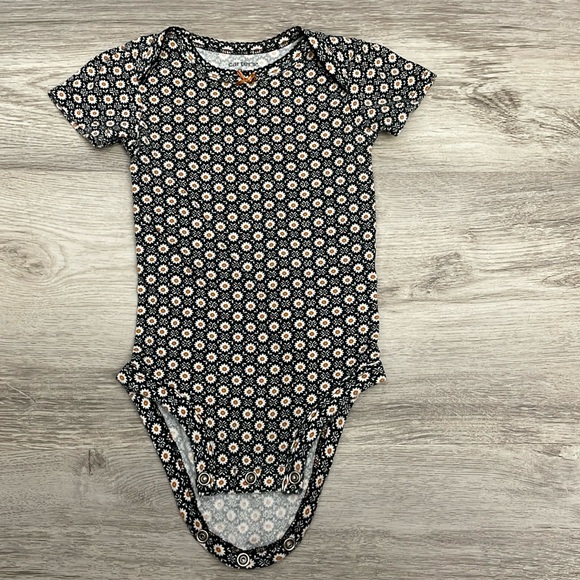 Carter's Black, White & Orange Print Short Sleeve Bodysuit / Onesie Size 9 Month - Picture 2 of 7